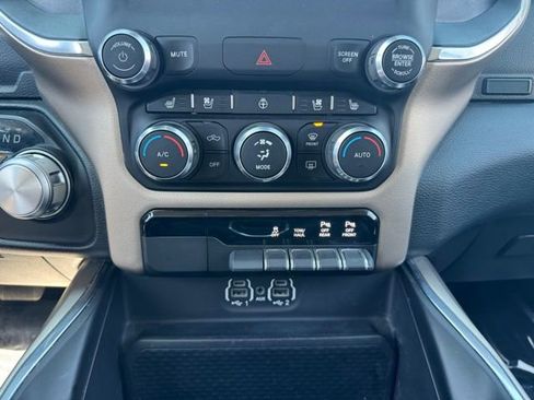 Used 2022 RAM 1500 Laramie AWD/4WD image 12