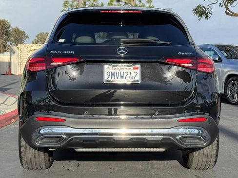 Used 2024 Mercedes-Benz GLC 300 4MATIC image 12