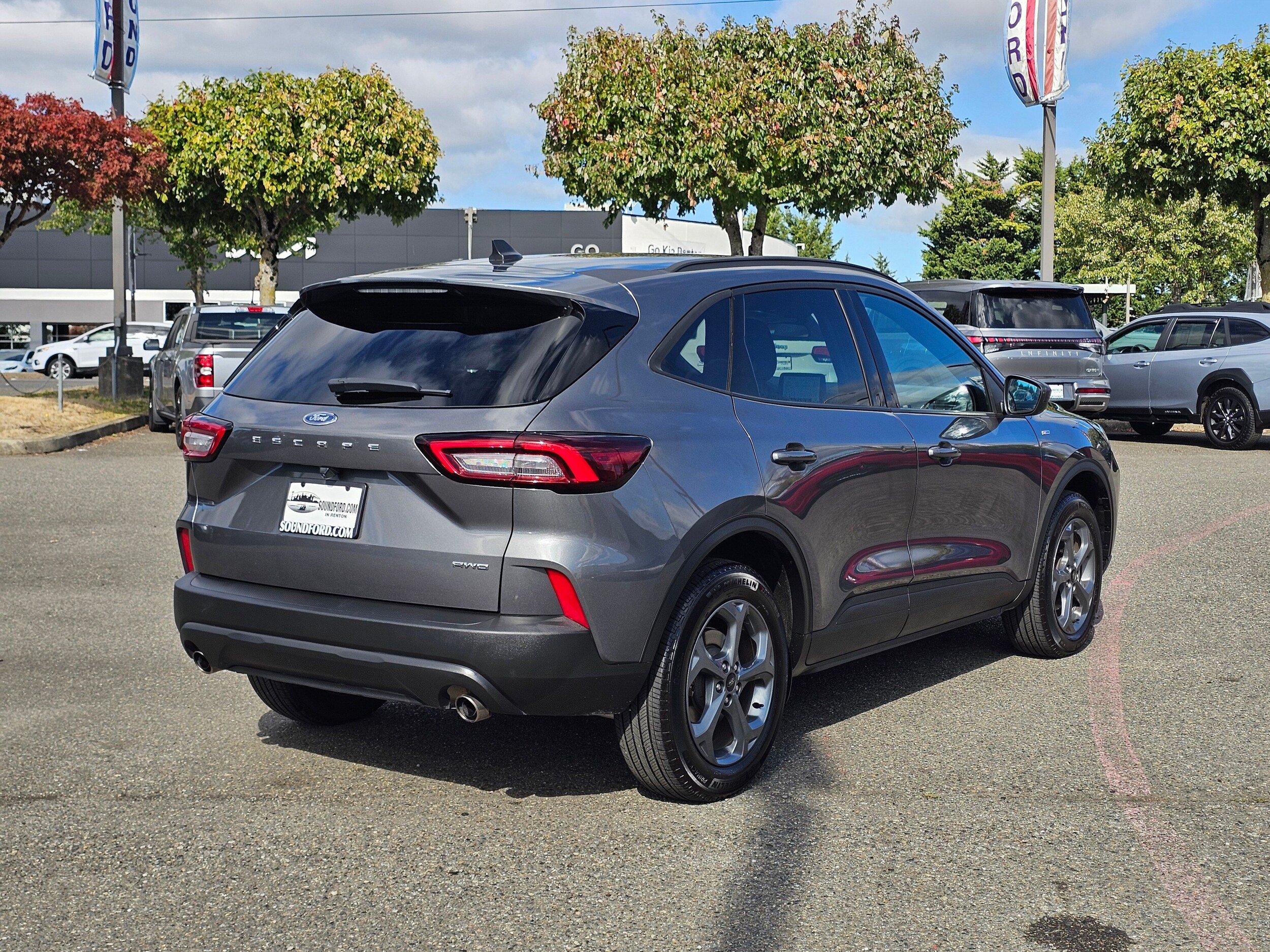 Used 2025 Ford Escape ST-Line AWD/4WD image 5