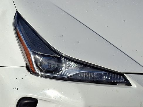 Used 2022 Toyota Prius L Eco image 8