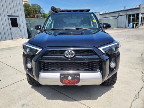 Used 2018 Toyota 4Runner TRD Off-Road image 11
