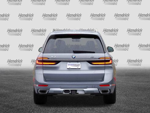 Used 2025 BMW X7 xDrive40i image 7