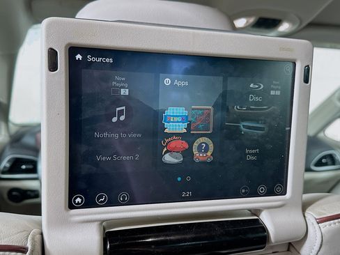 Used 2017 Chrysler Pacifica Limited w/ UConnect Theater Package FWD image 24