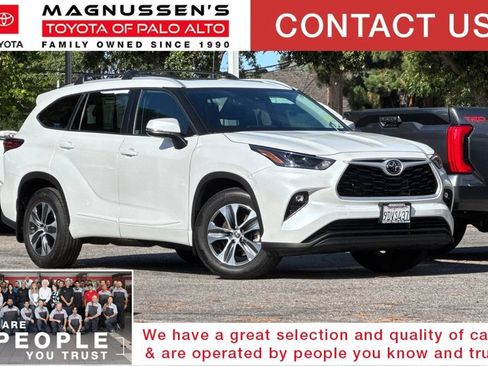 Used 2023 Toyota Highlander XLE FWD image 1