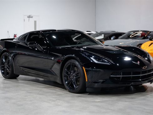Used 2017 Chevrolet Corvette Stingray Coupe w/ Battery Protection Package RWD image 16