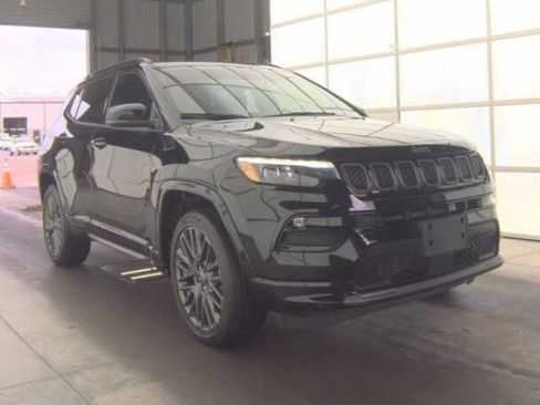 Used 2023 Jeep Compass High Altitude AWD/4WD image 3