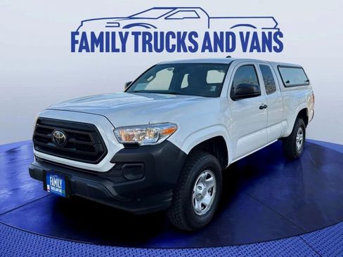 Used 2022 Toyota Tacoma SR image 1