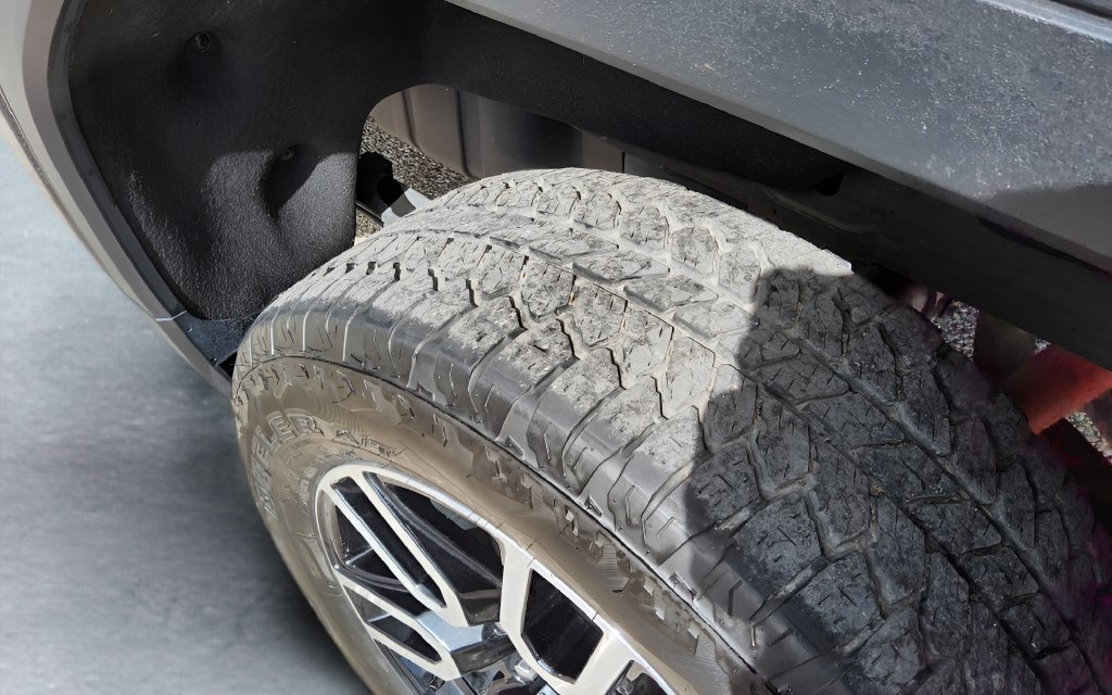 Used 2023 GMC Sierra 1500 AT4 w/ AT4 Premium Package AWD/4WD image 45