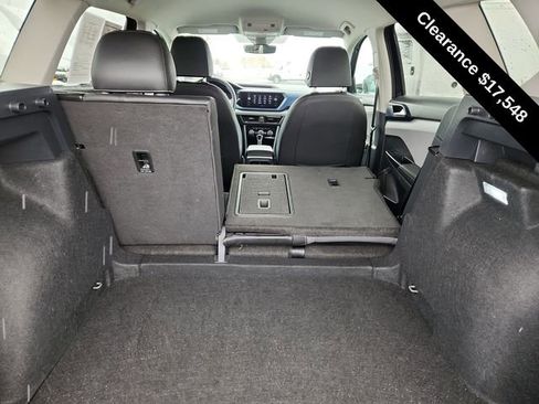 Used 2024 Volkswagen Taos SE image 27