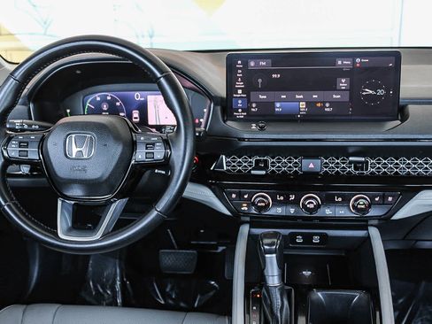 Used 2023 Honda Accord Touring image 13