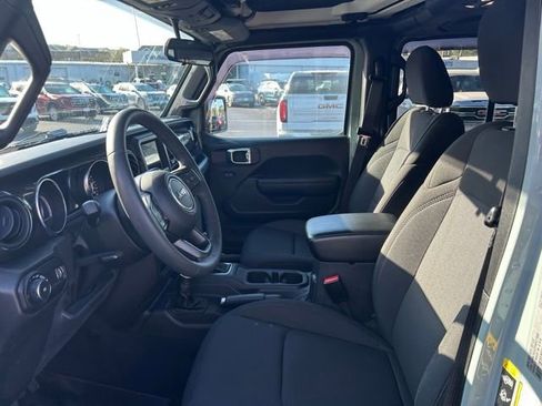 Used 2023 Jeep Wrangler Sport image 9