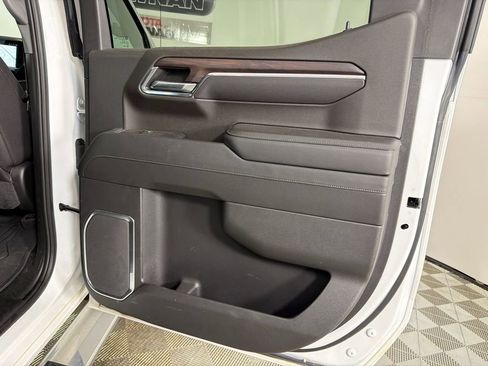 Used 2022 GMC Sierra 1500 SLT image 17