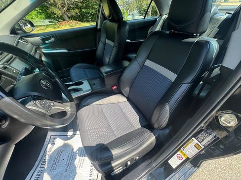 Used 2014 Toyota Camry SE FWD image 8