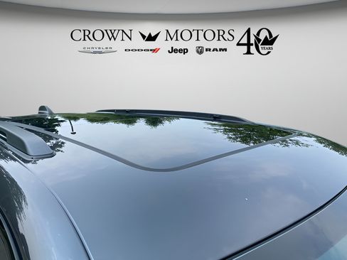 Used 2025 Jeep Grand Cherokee Limited w/ Luxury Tech Group II AWD/4WD image 7