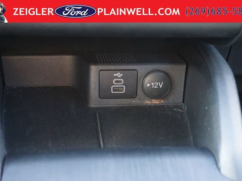 Used 2025 Ford Escape Active AWD/4WD image 19
