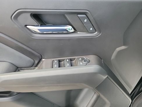 Used 2024 Chevrolet Colorado LT w/ LT Convenience Package II AWD/4WD image 9