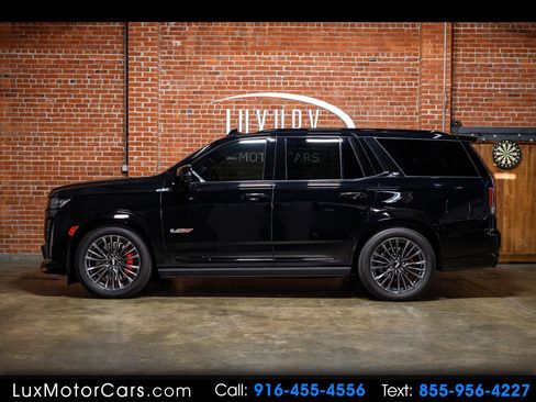 Used 2024 Cadillac Escalade V w/ LPO, Floor Liner Package image 1