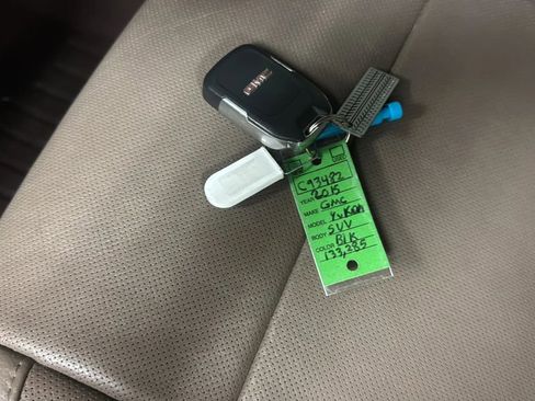 Used 2015 GMC Yukon SLT w/ Open Road Package AWD/4WD image 23