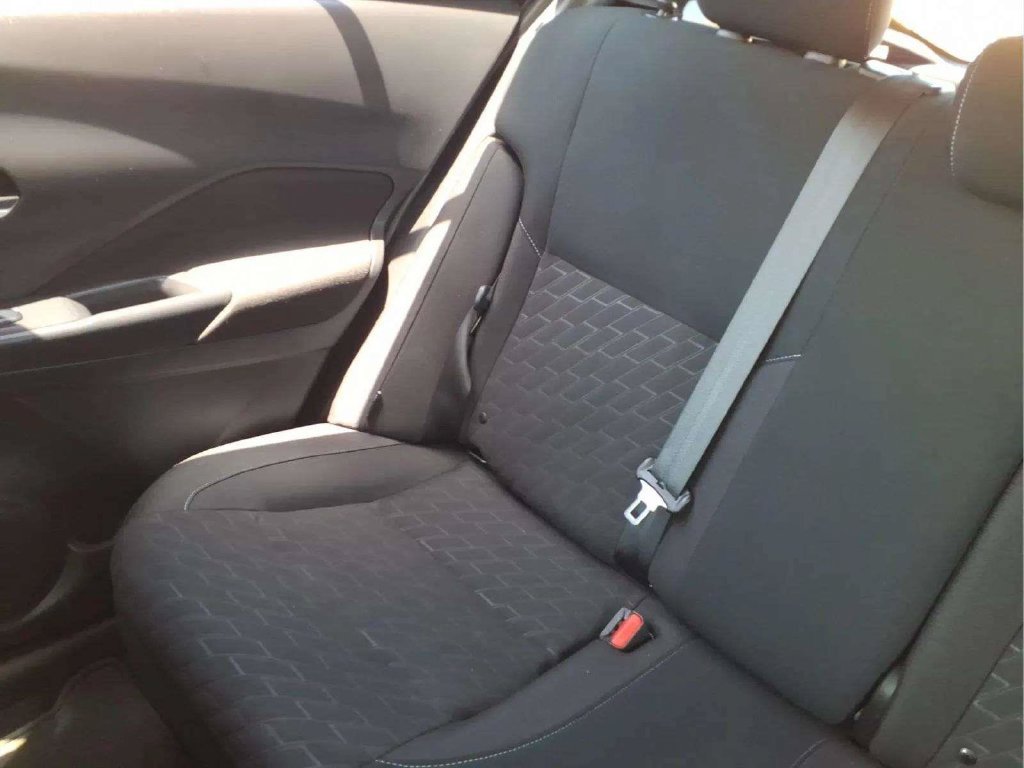 Used 2024 Nissan Kicks SV FWD image 17