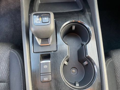 Used 2024 Nissan Rogue SV FWD image 13