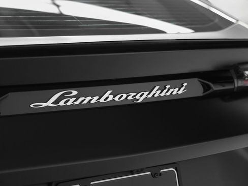 Used 2022 Lamborghini Urus image 38