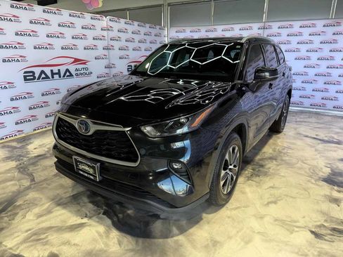 Used 2022 Toyota Highlander XLE image 4
