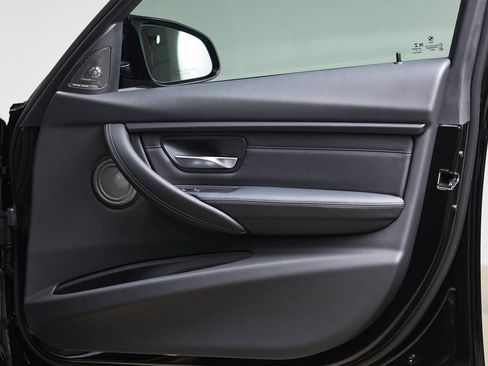 Used 2018 BMW M3 RWD image 96