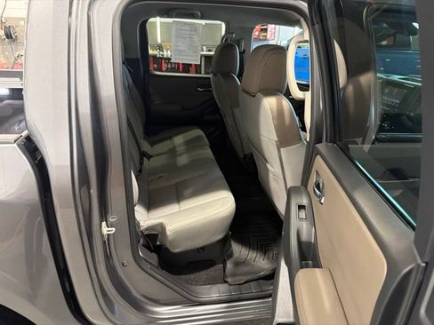 Certified 2022 Nissan Frontier SV AWD/4WD image 11