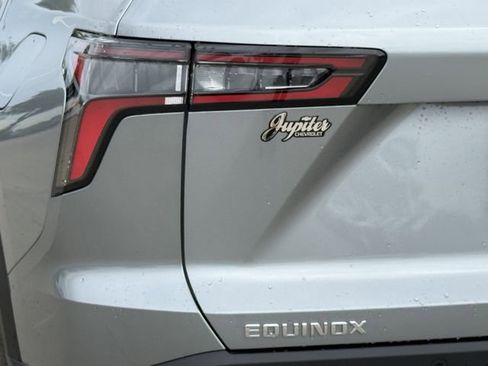 New 2026 Chevrolet Equinox LT w/ Convenience Package II FWD image 6