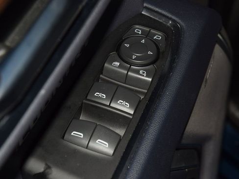 Used 2022 Chevrolet Silverado 1500 High Country w/ High Country Premium Package image 46