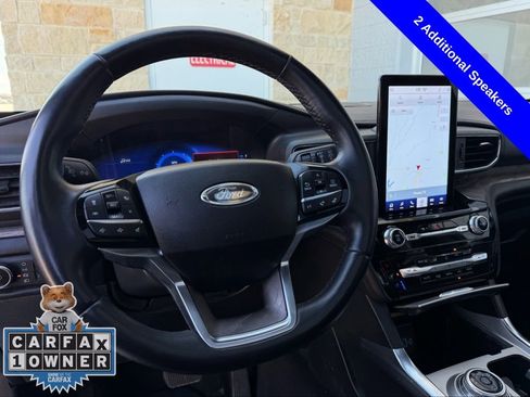 Used 2023 Ford Explorer Platinum w/ Technology Package image 12