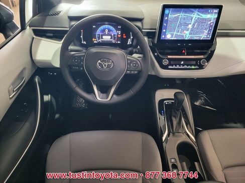 Certified 2025 Toyota Corolla SE w/ SE Premium Package image 11