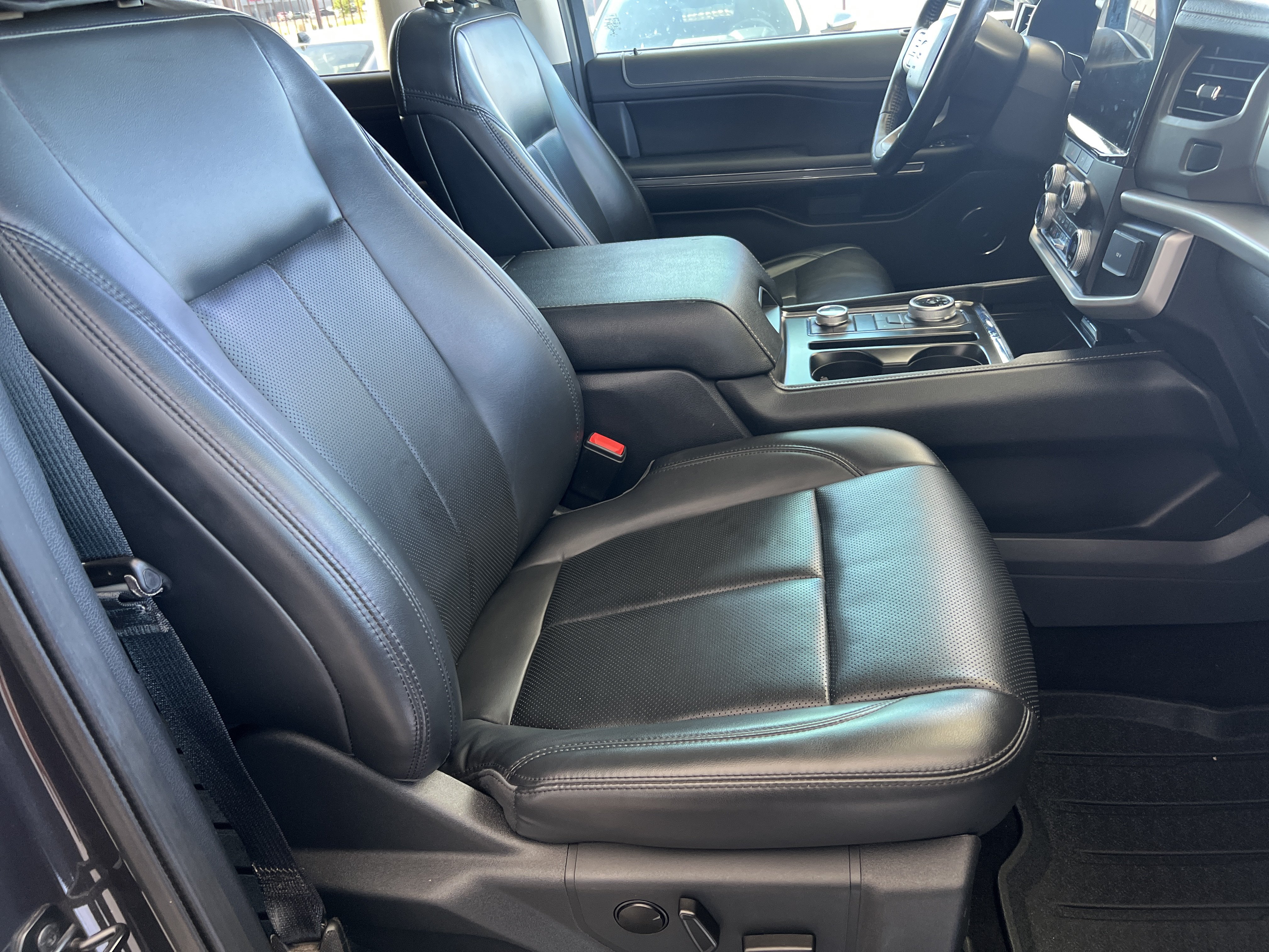 Used 2022 Ford Expedition XLT AWD/4WD image 15