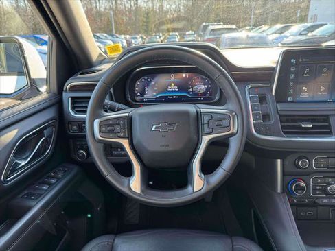 Used 2023 Chevrolet Suburban Z71 w/ Luxury Package image 19