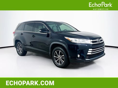 Used 2018 Toyota Highlander XLE FWD image 1