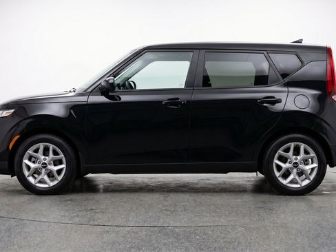 Used 2025 Kia Soul LX w/ LX Technology Package FWD image 3