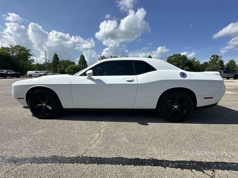 Used 2019 Dodge Challenger SXT RWD image 11