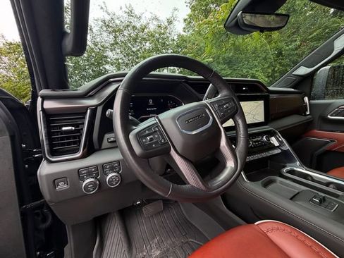 Used 2024 GMC Sierra 2500 Denali Ultimate AWD/4WD image 17