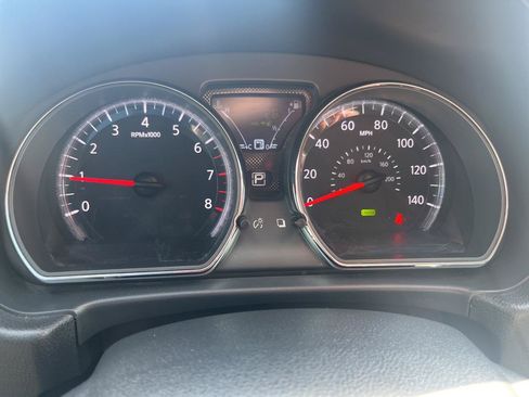 Used 2018 Nissan Versa SV FWD image 11