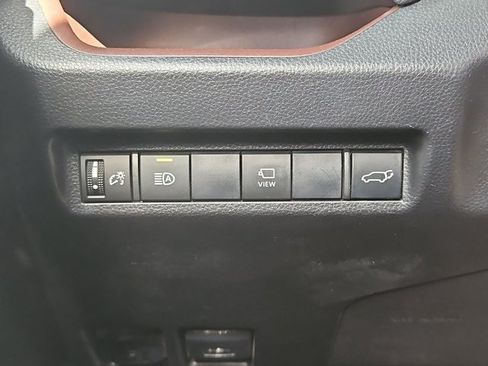 Used 2019 Toyota RAV4 Limited w/ Advanced Technology Package FWD image 16