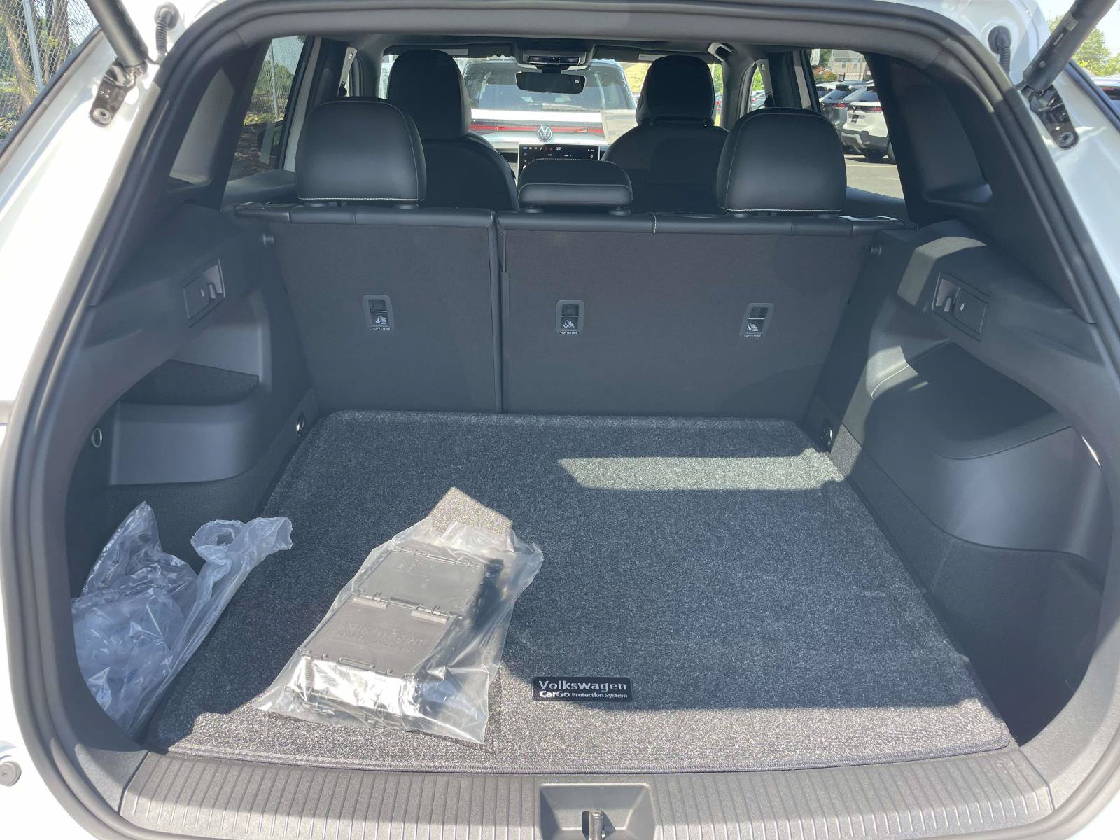 New 2026 Volkswagen Tiguan SE R-Line FWD image 9
