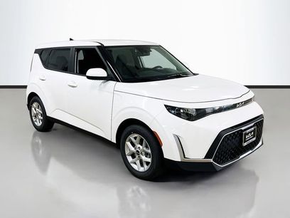 New 2025 Kia Soul LX