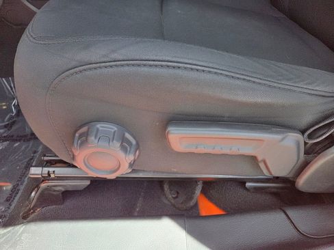 Used 2018 Jeep Wrangler Unlimited Sport S image 6