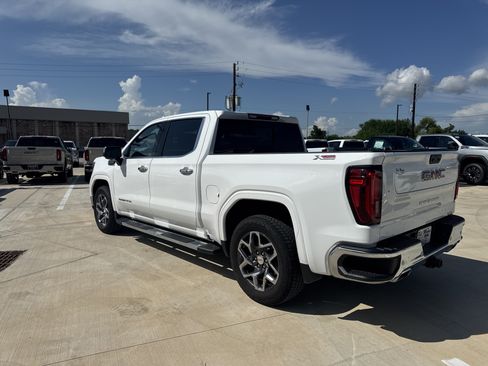 Used 2025 GMC Sierra 1500 SLT w/ SLT Premium Plus Package AWD/4WD image 10