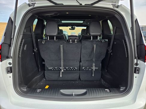 New 2026 Chrysler Pacifica Limited image 30