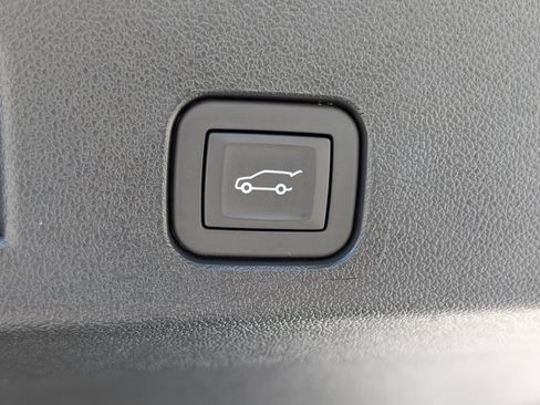 Used 2026 Chevrolet Traverse LT w/ Driver Confidence Package FWD image 15