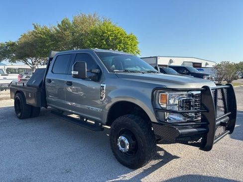 Used 2020 Ford F350 XLT image 3