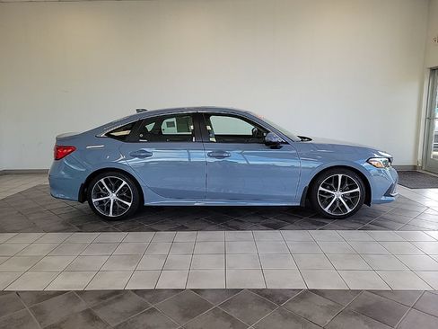 Used 2023 Honda Civic Touring image 5