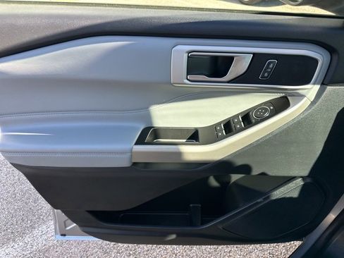 Used 2021 Ford Explorer XLT w/ Equipment Group 202A image 29