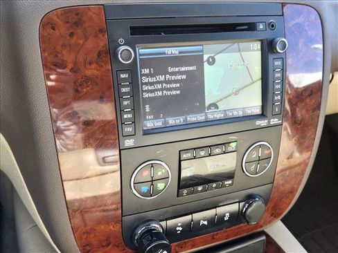 Used 2013 Chevrolet Avalanche LTZ image 9